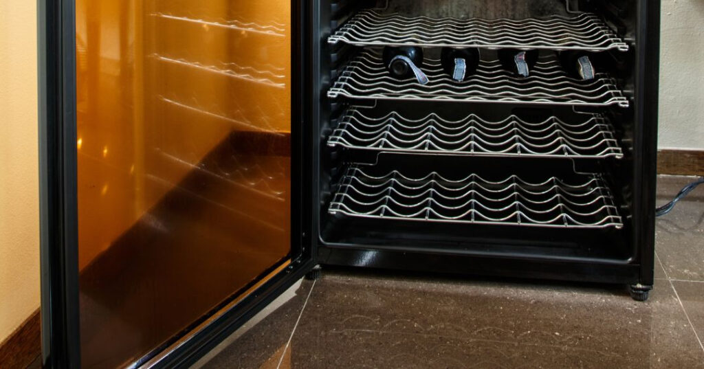 Conserto de Adega Climatizada em Jundiaí | Assistência Perto de Mim limpeza e manutencao preventiva